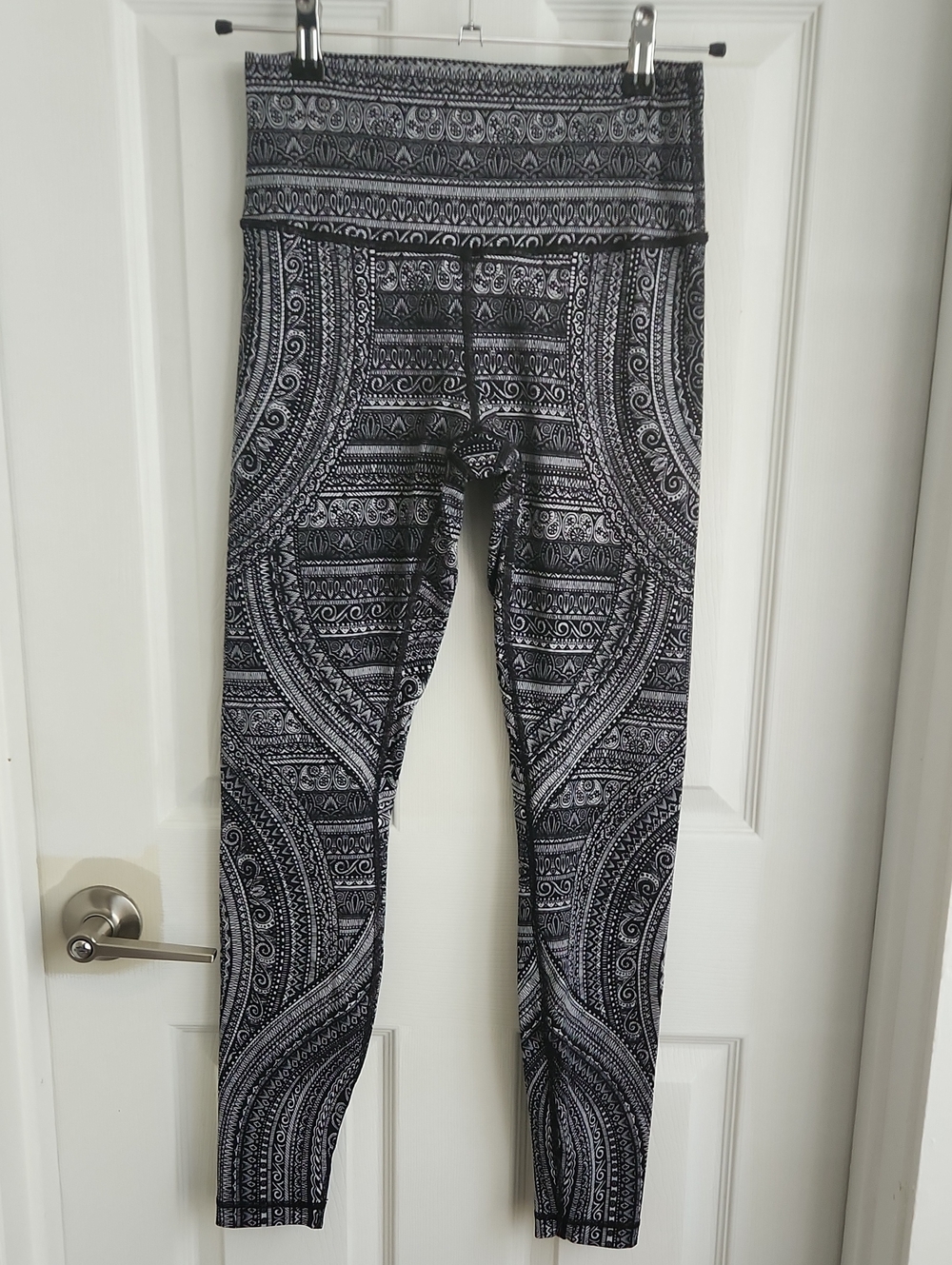 lululemon athletica Black & White Mandala Print Leggings
